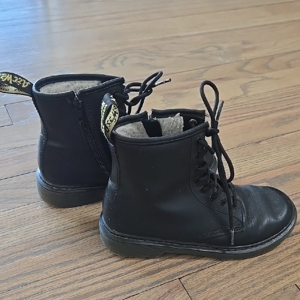 Black Insulated Dr. Martens Leather Lace-Up Boots - Picture 2 of 5